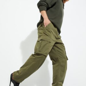 URB_N Men Solid Relaxed Fit Cargo Joggers